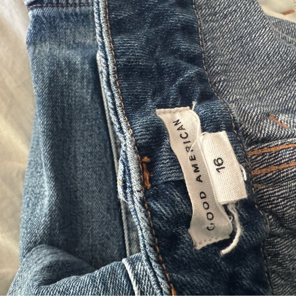 Good American Classic Blue Jeans